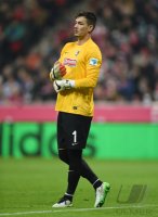 Fussball 1. Bundesliga Saison 14/15: Torwart Roman Buerki (SC Freiburg)
