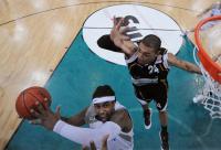 Basketball  1. Bundesliga  09/10  Walter Tigers Tuebingen - Deutsche Bank Skyliners