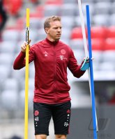 Fussball 1. Bundesliga Saison 21/22: Teampraesentation FC Bayern Muenchen