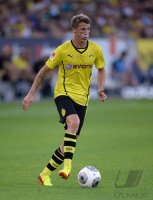 FUSSBALL 1. Bundesliga 13/14: Erik Durm (Borussia Dortmund)