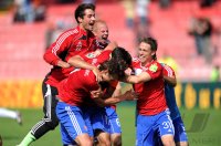 FUSSBALL, DFB Pokal 1. Hauptrunde:  Jubel Korbinian Mueller , Mijo Tunjic , Jonas Hummels , Lennart Hasenbeck (v, li, Unterhaching)