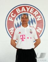 Fussball Regionalliga Sued 2011/2012:  Torwarttrainer Walter Junghans  (FC Bayern II)