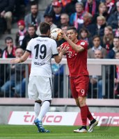 Fussball 1. Bundesliga Saison 15/16: FC Bayern Muenchen -  Eintracht Frankfurt