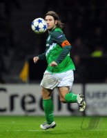 Fussball, Champions League, Saison 2010/2011: Bremen, FRINGS am Ball