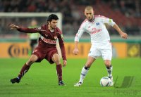 Fussball DFB Pokal 11/12 :  Serdar Tasci (li, VfB Stuttgart) gegen Mladen Petric (Hamburger SV)