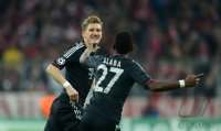 Fussball CHL&Atilde; Saison 12/13:  Bastian Schweinsteiger und David Alaba (v. li., FC Bayern Muenchen)