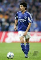 Fussball 1. Bundesliga: Schalke, KOBIASHVILI Einzelaktion am Ball