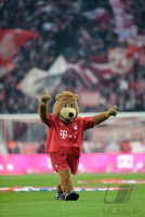 Fussball 1. Bundesliga Saison 12/13:  JUBEL FC Bayern Maskottchen Berni