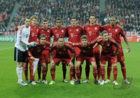 Fussball CHL  Saison 2011/2012:  Mannschaftsbild  FC Bayern Muenchen