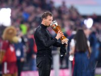 Fussball 1. Bundesliga Saison 21/22: JUBEL FC Bayern Muenchen feiert die 32. Meisterschaft