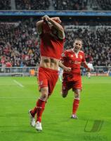 FUSSBALL  International CHL 09/10 :  JUBEL OLIC und RIBERY (FC Bayern  Muenchen)