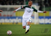 Fussball: 1. Bundesliga Saison 2010/2011: Wolfsburg, DEJAGAH am Ball