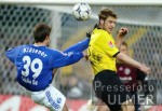Fussball 1. Bundesliga: Dortmund - Schalke, Zweikampf