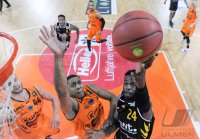Basketball 2. Bundesliga  19/20: wiha Panthers Schwenningen - Tigers Tuebingen