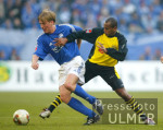 Fussball 1. Bundesliga: Schalke - Dortmund,  Zweikampf