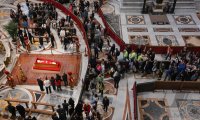 Vatikan / Rom: Trauer nach dem Tod von Papst Franziskus I.
