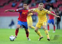 Fussball U21-Europameisterschaft 2011:  Thiago Alcantara (li, Spanien) gegen Oleg Golodyuk (re, Ukraine)