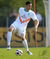 Fussball: 3. Liga,  Saison 2010/2011: SV Werder Bremen II, BALOGUN am Ball