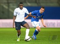 Fussball International:  Blaise Matuidi  (li, Frankreich) gegen Emanuele Giaccherini (Italien)