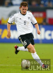 Fussball Nationalmannschaft, Freier Einzelaktion