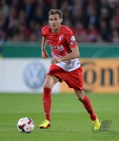 Fussball DFB Pokal 2. Runde 13/14: Julian Schuster (SC Freiburg)