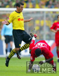 Fussball 1. Bundesliga: Dortmund - Freiburg, Zweikampf