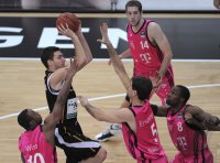 1. Basketball Bundesliga  01/11  Walter Tigers Tuebingen  - Telekom Baskets Bonn