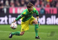 Fussball 1. Bundesliga : JUBEL Torwart Mitchell Langerak (Borussia Dortmund)