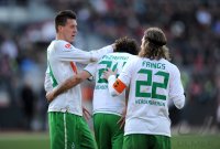 Fussball 1. Bundesliga : JUBEL Sandro Wagner, Claudio Pizarro, Torsten Frings (v. li., SV Werder Bremen)