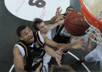 Basketball 1. Bundesliga 2011/2012:  Walter Tigers Tuebingen - Fraport Skyliners Frankfurt