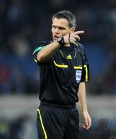 Fussball 1. Bundesliga : Schiri Michael Weiner