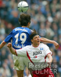 Fussball 1. Bundesliga: Schalke - Hamburg, Zweikampf