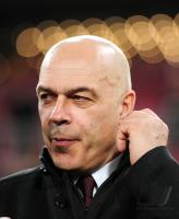 FUSSBALL  International CHL 09/10 : Trainer Christian Gross (VfB Stuttgart)