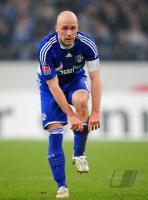 FUSSBALL 1. BUNDESLIGA: Schalke, ERNST
