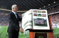 Fussball CHL  Saison 2011/2012: Ehrenpraesident Franz Beckenbauer (FC Bayern Muenchen)