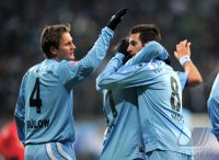 Fussball 2. Bundesliga:  Benjamin Lauth (li,) mit Maximilian Nicu  (1860 Muenchen)