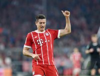 Fussball 1. Bundesliga Saison 17/18: FC Bayern Muenchen - VfL Wolfsburg