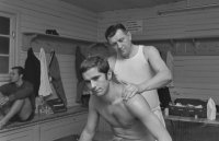 Fussball 1. Bundesliga Saison 1968/1969: Mueller (FCB) bei der Massage.