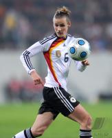Frauen Nationalmannschaft : Simone Laudehr (GER)