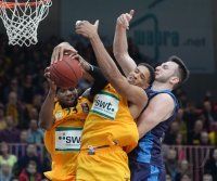 Basketball 1. Bundesliga 14/15 Hauptrunde: Walter Tigers Tuebingen - Crailsheim Merlins