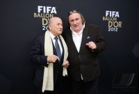 Fussball International  FIFA Ballon d Or 2012: Gerard Depardieu und FIFA Praesident Blatter