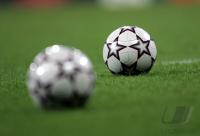 Fussball Champions League Bayern-Mailand; Zweikampf