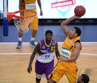 Basketball 1. Bundesliga  13/14  Walter Tigers Tuebingen - Phoenix Hagen