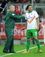 Fussball 1. Bundesliga, Saison 2011/2012: Trainer Thomas Schaaf, Claudio Pizarro (v.li., SV Werder Bremen)