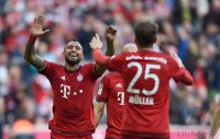 Fussball 1. Bundesliga Saison 15/16: FC Bayern Muenchen - VfB Stuttgart