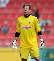 FUSSBALL, DFB Pokal 1. Hauptrunde:  Torwart Oliver Baumann (SC Freiburg)