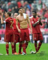 Fussball 1. Bundesliga, Saison 2011/2012: Mario Gomez (Mitte) mit David Alaba (FC Bayern Muenchen)