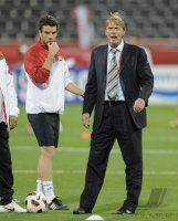 Fussball AFC Asian Cup 2011: Irak Trainer Wolfgang Sidka (GER)