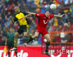 Fussball 1. Bundesliga: Hannover - Dortmund, Zweikampf