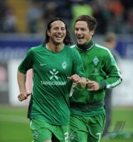 Fussball 1. Bundesliga 10/11:  Claudio Pizarro (SV Werder Bremen)  und Marko Arnautovic (SV Werder Bremen)
